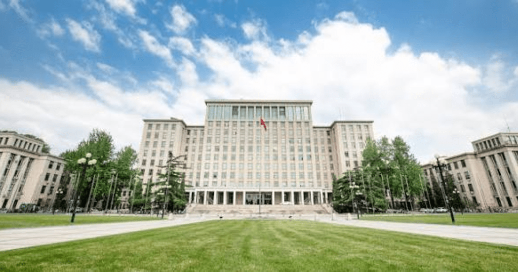 suasana kampus Tsinghua University