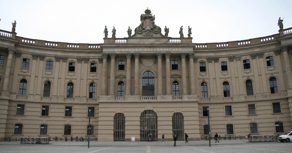 Ilustrasi berkuliah di Humboldt-Universität zu Berlin