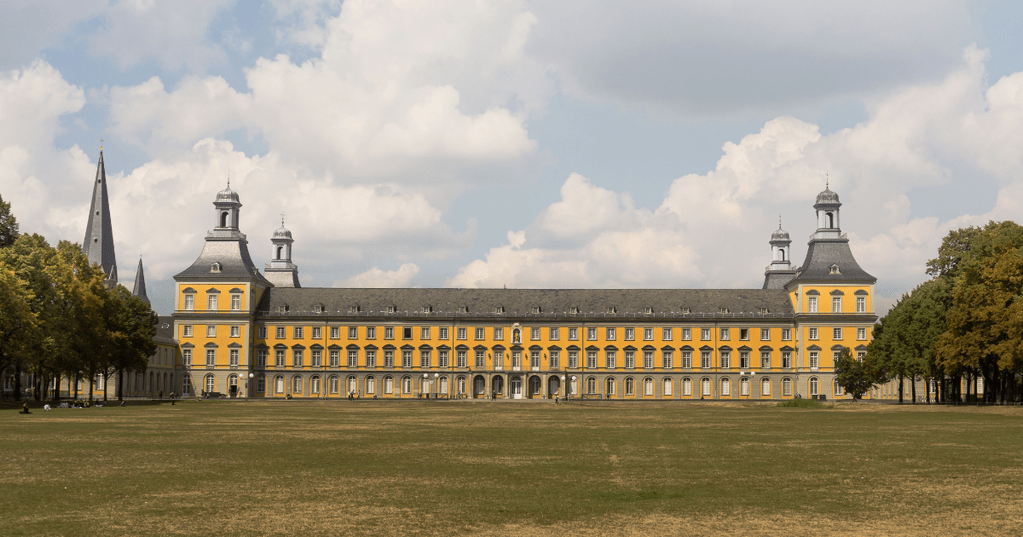 Tampak bangunan University of Bonn di Jerman, salah satu kampus universitas yang berada di kota Bonn.