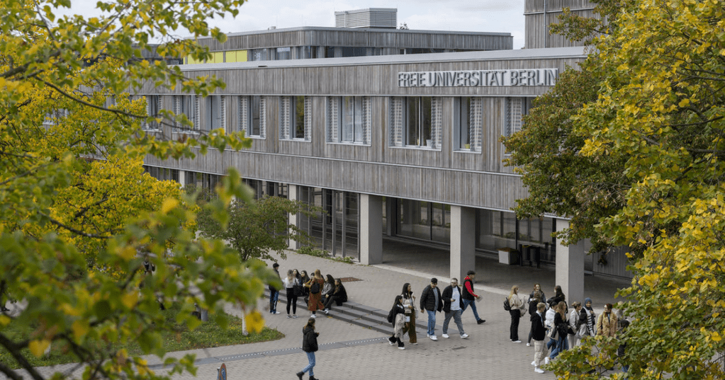 Ilustrasi berkuliah di Freie Universität Berlin
