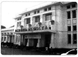 Apa Keterkaitan Gedung Merdeka Di Bandung Dengan G...