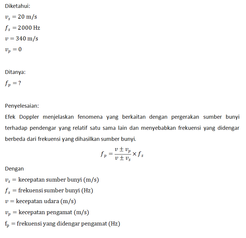 Sebuah Kereta Api Bergerak Mendekati Stasiun Denga