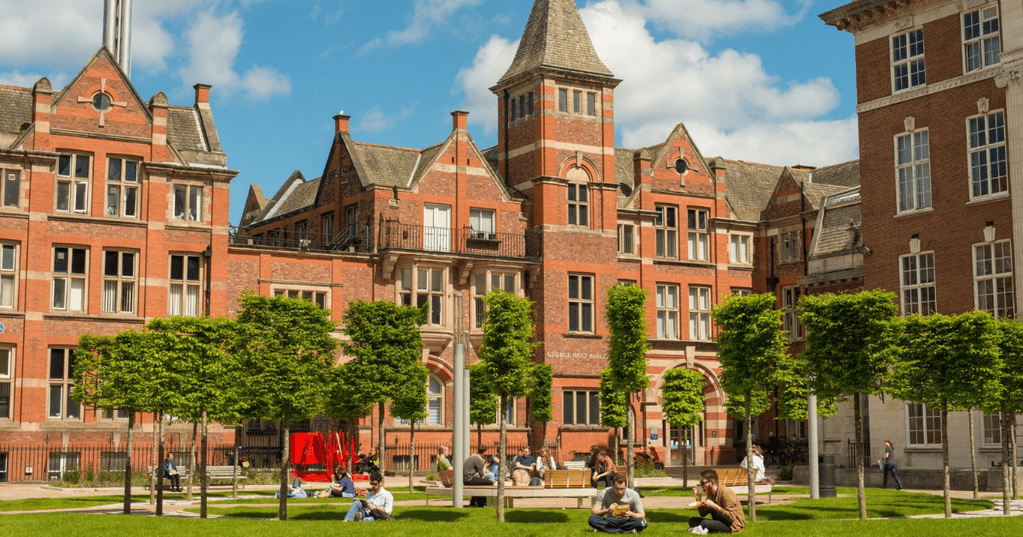 Apa itu Alta World College (AWC) Alta World College (AWC), program Foundation Pre-College untuk perkenalan dan persiapan masa perkuliahan satu tahun lebih awal di kampus top dunia - University of Liverpool